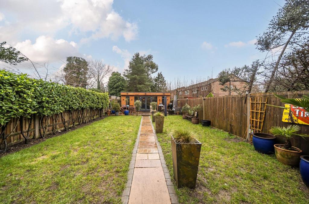 Davidson Frost-Wellings, DFW, High Road, Bushey, G