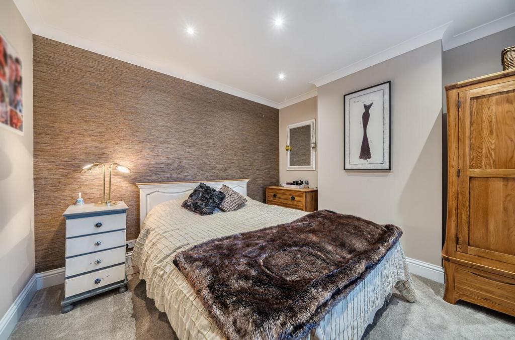 Davidson Frost-Wellings, DFW, High Road, Bushey, B