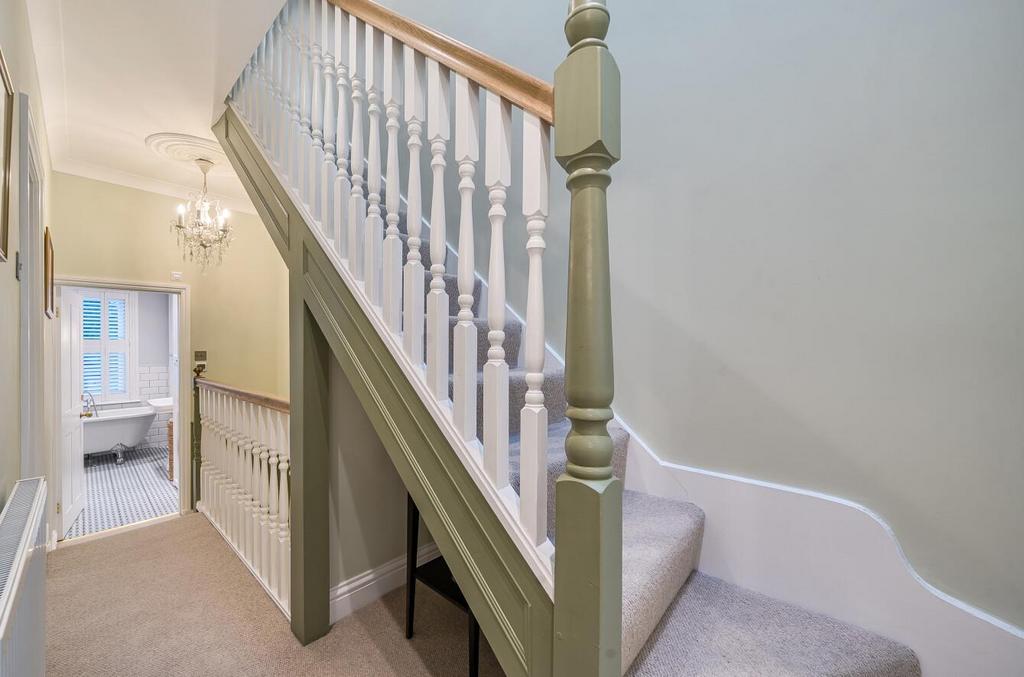 Davidson Frost-Wellings, DFW, High Road, Bushey, L