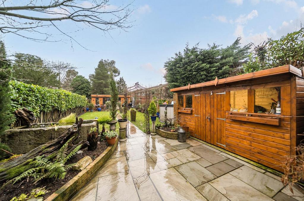 Davidson Frost-Wellings, DFW, High Road, Bushey, G