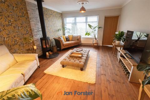 3 bedroom detached bungalow for sale, Queens Court, Walbottle, Newcastle Upon Tyne