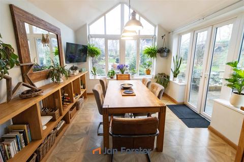 3 bedroom detached bungalow for sale, Queens Court, Walbottle, Newcastle Upon Tyne