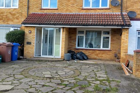 3 bedroom terraced house to rent, Wickham Road, Grays RM16