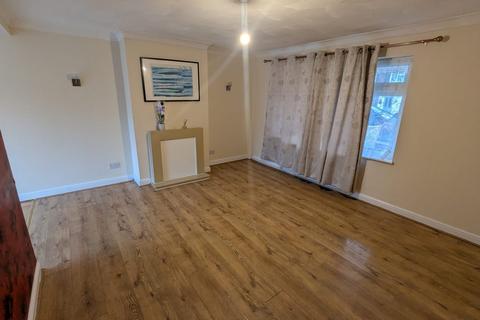 3 bedroom terraced house to rent, Wickham Road, Grays RM16