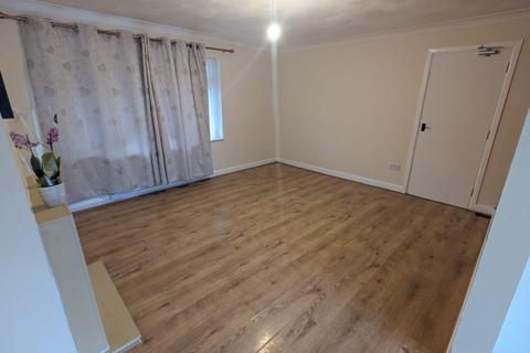 3 bedroom terraced house to rent, Wickham Road, Grays RM16