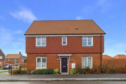 3 bedroom semi-detached house for sale, Begonia Gate, Worthing , West Sussex, BN13