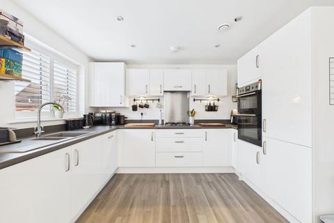 3 bedroom semi-detached house for sale, Begonia Gate, Worthing , West Sussex, BN13