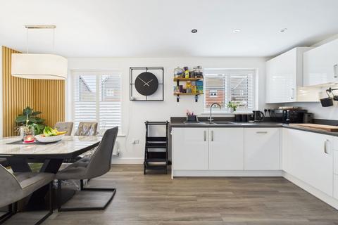 3 bedroom semi-detached house for sale, Begonia Gate, Worthing , West Sussex, BN13