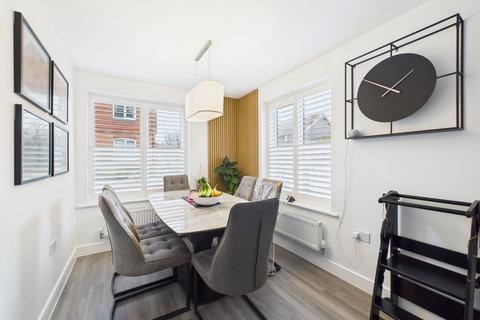 3 bedroom semi-detached house for sale, Begonia Gate, Worthing , West Sussex, BN13