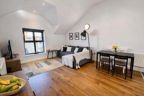 2 bedroom apartment for sale, Cloutsham Street, The Mounts, Northampton NN1