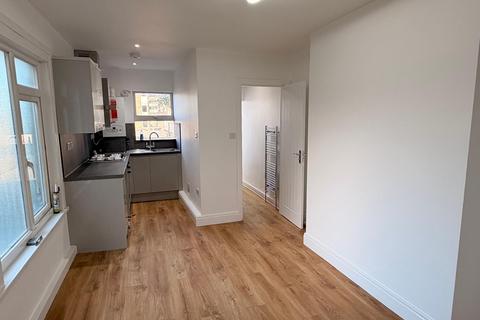 undefined, london, E16