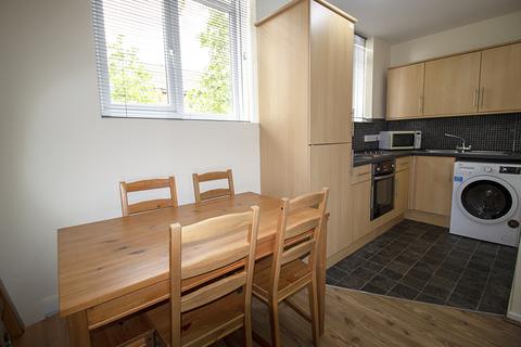 4 bedroom flat to rent, North Sherwood Street, Nottingham NG1
