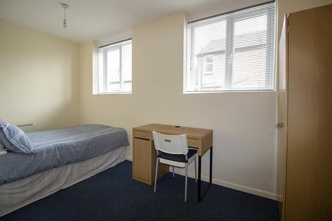 4 bedroom flat to rent, North Sherwood Street, Nottingham NG1