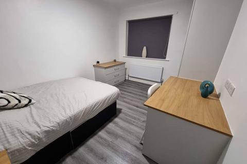 3 bedroom house to rent, Welton Mount, Hyde Park, Leeds LS6 1ET