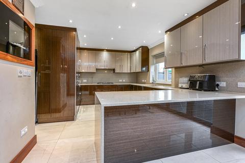 6 bedroom semi-detached house for sale, Lynegrove Avenue, Surrey TW15