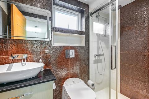 6 bedroom semi-detached house for sale, Lynegrove Avenue, Surrey TW15