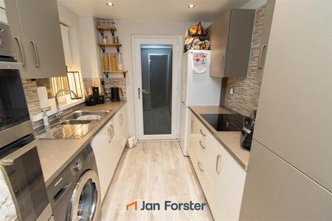 3 bedroom semi-detached house for sale, Lynton Place, Newcastle Upon Tyne