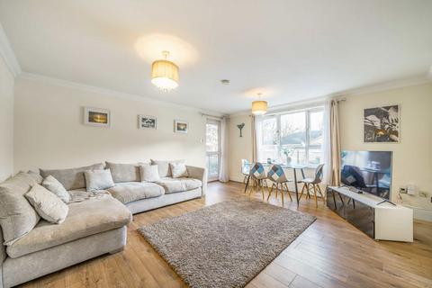 2 bedroom flat for sale, Greenview Close, London W3