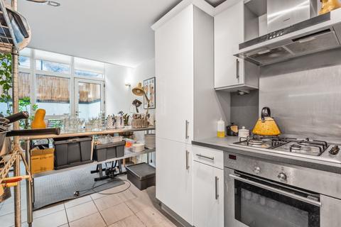 2 bedroom flat to rent, Sanctuary Street, Borough, London, SE1