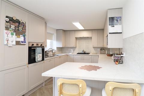 5 bedroom detached house for sale, Barben Avenue, York YO19