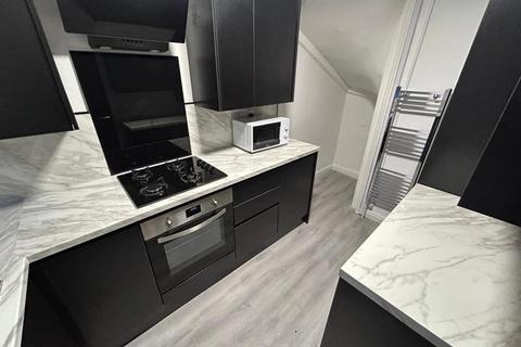 2 bedroom house to rent, Hessle Avenue, Hyde Park, Leeds LS6 1EF