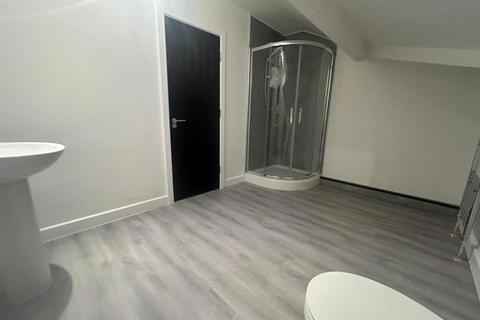 2 bedroom house to rent, Hessle Avenue, Hyde Park, Leeds LS6 1EF