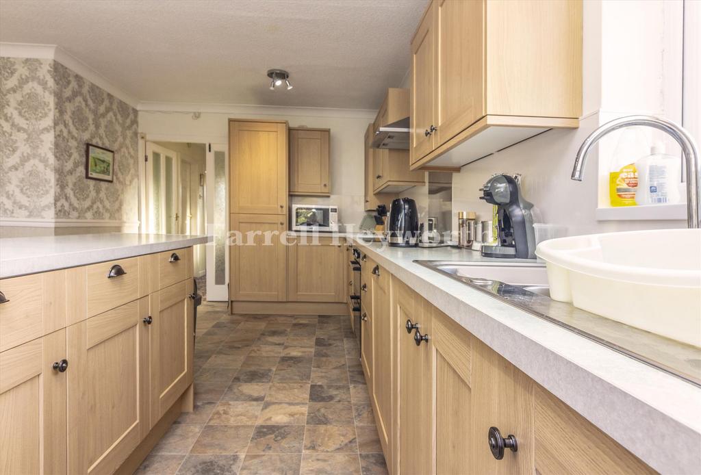 Kitchen b