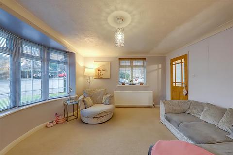 3 bedroom end of terrace house for sale, Wentworth Close, Salvington, West Sussex, BN13 2LQ