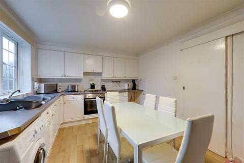 3 bedroom end of terrace house for sale, Wentworth Close, Salvington, West Sussex, BN13 2LQ