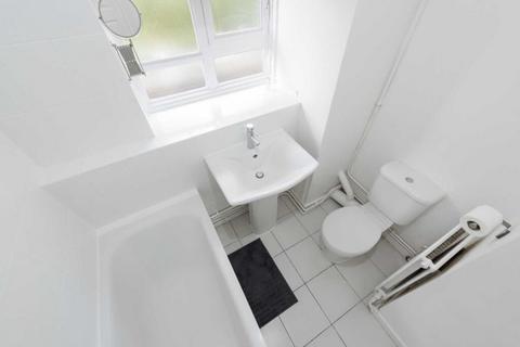 1 bedroom flat for sale, Newtown Street, London SW11