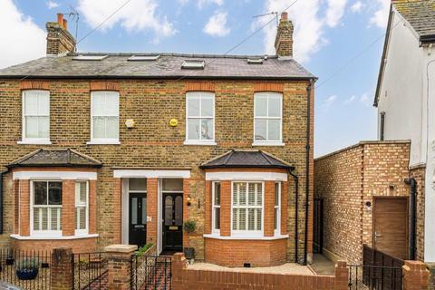 Oldfield Road, Hampton TW12