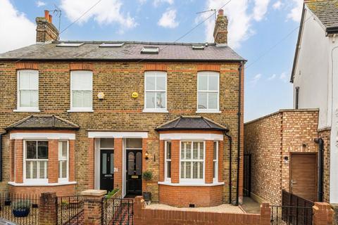 Oldfield Road, Hampton TW12
