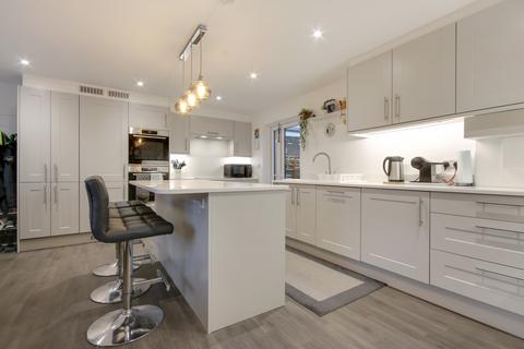 4 bedroom bungalow for sale, Manor Park, Barnstaple EX31