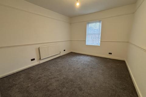 undefined, Flat 2, Bootle L20