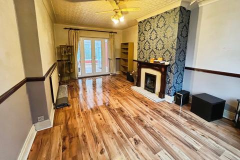 3 bedroom semi-detached house for sale, Denbrook Crescent, West Yorkshire BD4