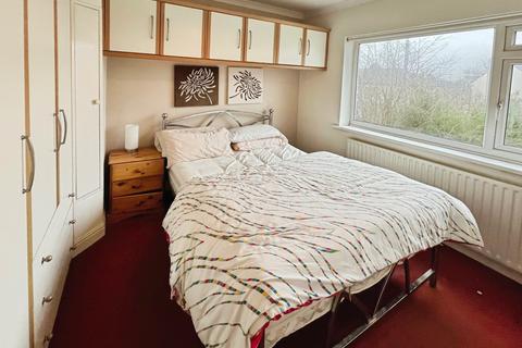 3 bedroom semi-detached house for sale, Denbrook Crescent, West Yorkshire BD4