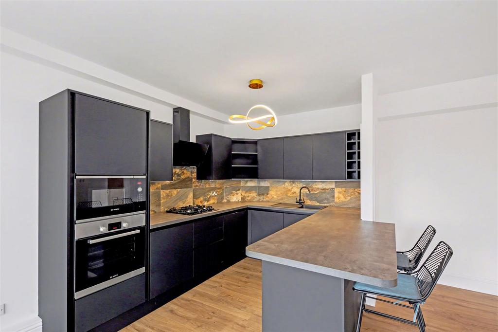 Kitchen 1.jpeg