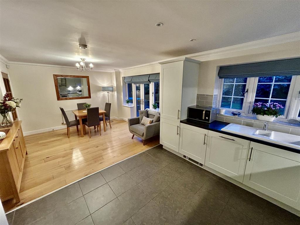 Kitchen.JPG