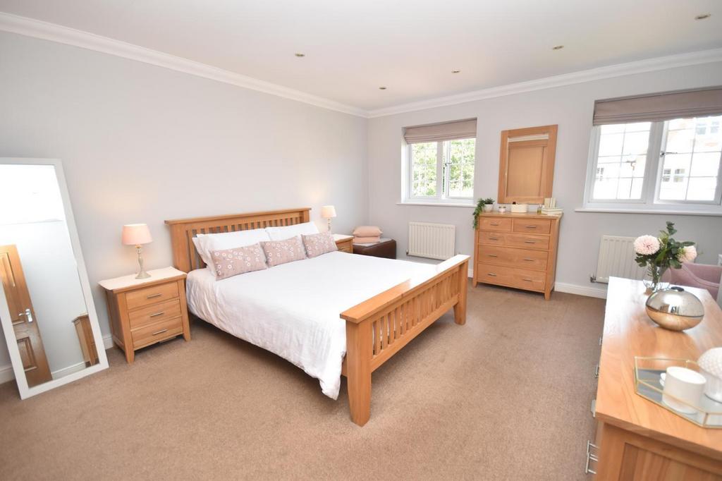 Bedroom .1.jpg