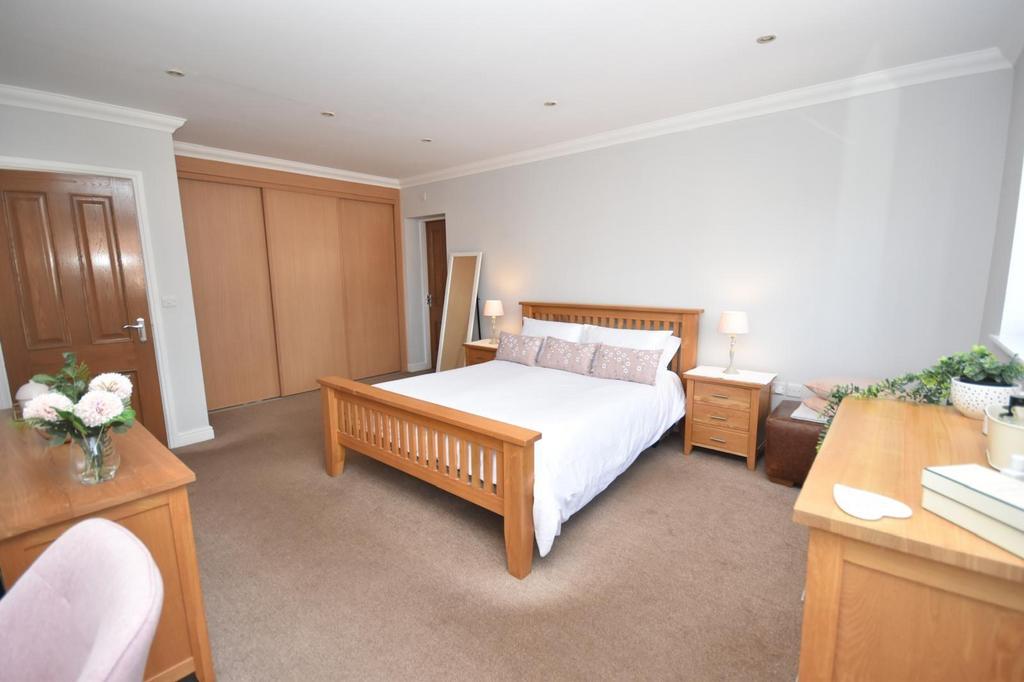 Bedroom .2.jpg
