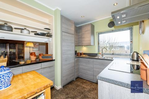 2 bedroom apartment to rent, Renfrew Road, London SE11