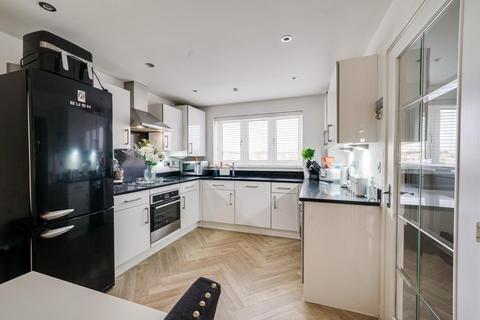 undefined, King Eider Gardens, Leighton Buzzard