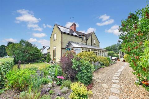 2 bedroom end of terrace house for sale, Bangor Road, Cross Lanes LL13