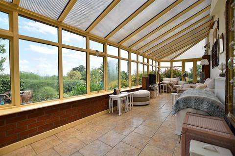 2 bedroom end of terrace house for sale, Bangor Road, Cross Lanes LL13