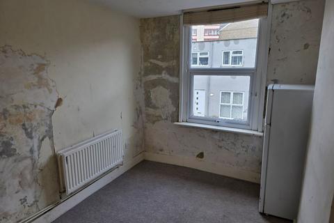 2 bedroom flat for sale, Station Road, South Norwood SE25