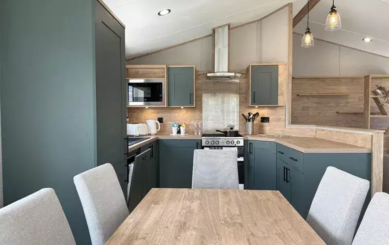 Photo 02 07 2025 14 23 01 Edit Web 802x505 F50 50