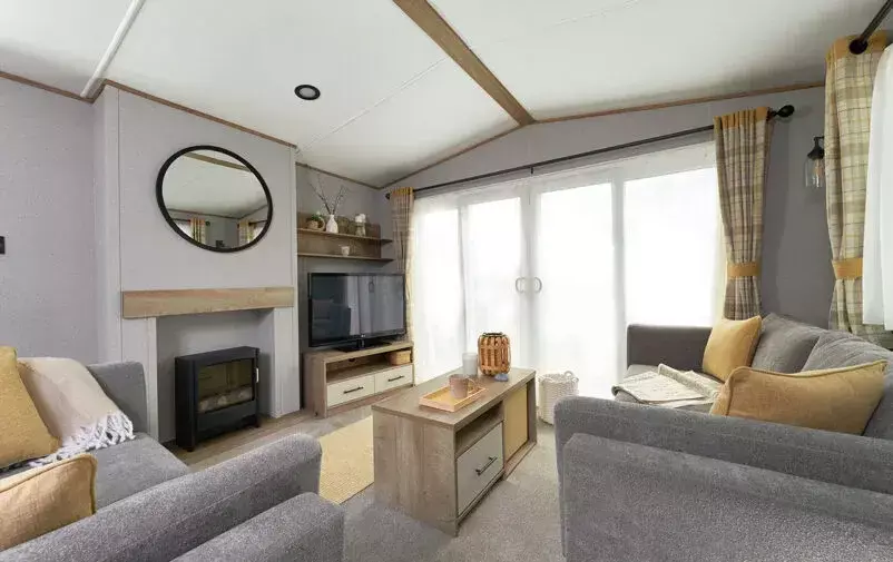 Abi Beverley Lounge Window1033 Edit 802x505 F50 50