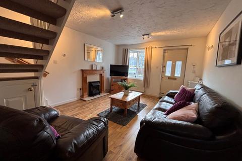 2 bedroom semi-detached house to rent, Broadgate, Norwich NR8