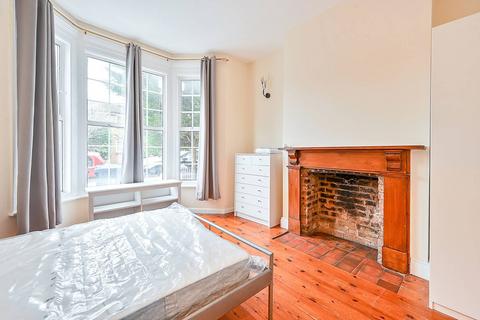 2 bedroom flat to rent, 5 Avenue Road, Acton, W3