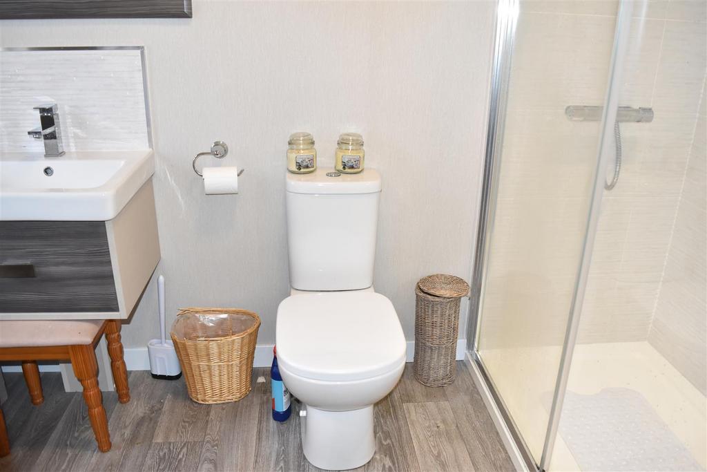 Ensuite shower room